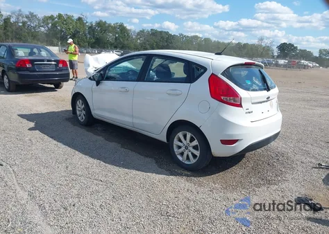 2013 Ford Fiesta Se z USA, uszkodzony, nr VIN 3FADP4EJ6DM131996